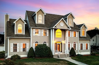 20 Constitution Rd, Stoneham, MA 02180
