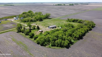 16743 4 St NE, Hillsboro, ND 58045