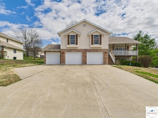 101 Hidden Pines Ln, Warrensburg, MO 64093