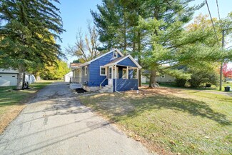 541 Eighth St, Michigan Center, MI 49254