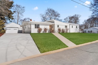 4 Breen Ave, Methuen, MA 01844
