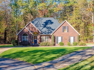 10032 Hunters Trace Dr, Concord, NC 28027