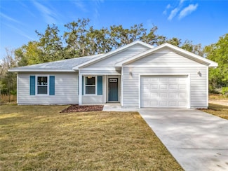 111 Amanda Dr, Hawthorne, FL 32640