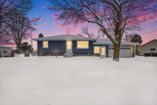 14905 8th Ave, Marne, MI 49435