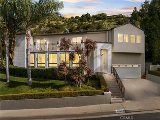 7923 Electra Dr, Los Angeles, CA 90046