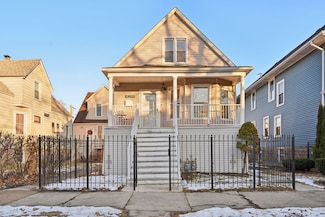 4249 N Central Park Ave, Chicago, IL 60618