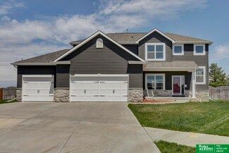 12811 S 51st Cir, Papillion, NE 68133