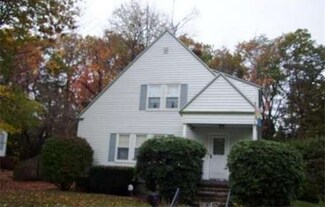 211 Walton St, Fitchburg, MA 01420