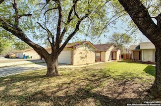 1346 Bayou St, San Antonio, TX 78245