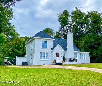 207 Park Ave, Clinton, NC 28328