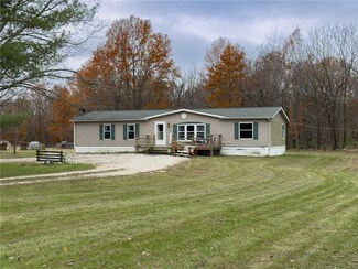 2233 N 1350 St, Brownstown, IL 62418