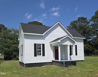 305 E Harnett St, Benson, NC 27504