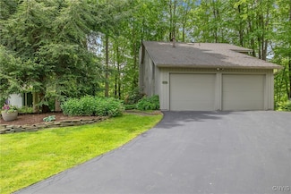 8807 Wandering Way, Baldwinsville, NY 13027