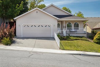 223 SE Independence Dr, Grants Pass, OR 97527