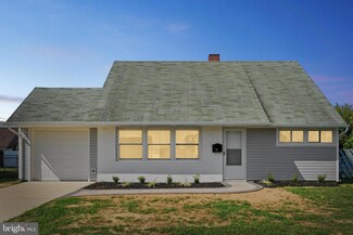 49 Jewel Ln, Levittown, PA 19055