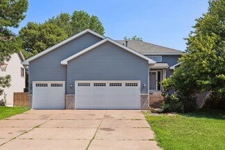 8775 Alamo Cir, Minneapolis, MN 55449