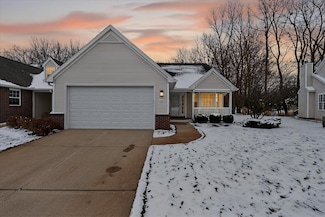 913 Oakbrook Dr, Jackson, MI 49203