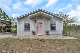 5898 River Oaks Dr, Kingsland, TX 78639