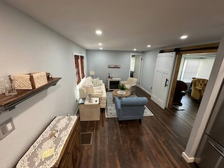 24 Lake Breeze Dr Unit B, Tavares, FL 32778