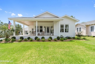 122 Ulman Ave, Bay Saint Louis, MS 39520