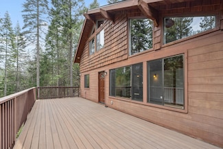 2120 Pack Trail, Mount Shasta, CA 96067