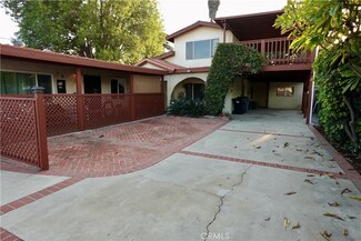 10726 Dunlap Crossing Rd, Whittier, CA 90606