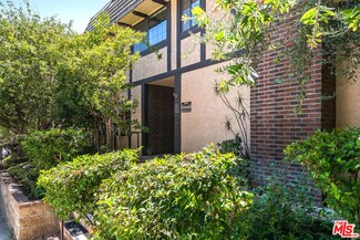 24440 Victory Blvd Unit 18, Woodland Hills, CA 91367