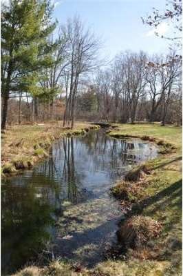 499 E State St, Granby, MA 01033