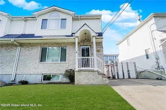 27 Sonia Ct, Staten Island, NY 10309