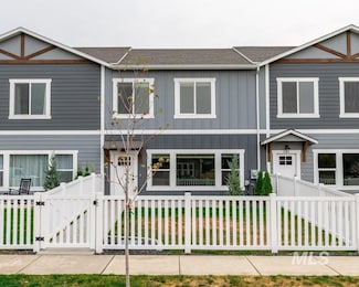 1179 Edington Ave, Moscow, ID 83843