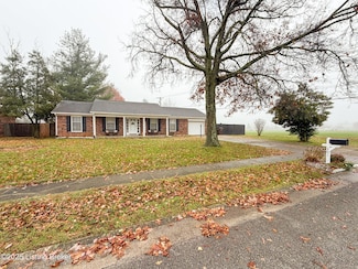 301 Foxtail Rd, Versailles, KY 40383