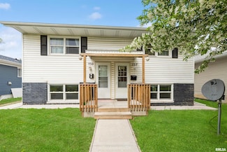739 24th St, East Moline, IL 61244