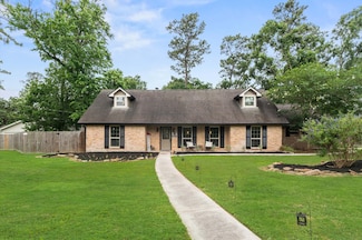 107 Royal Ct, Friendswood, TX 77546