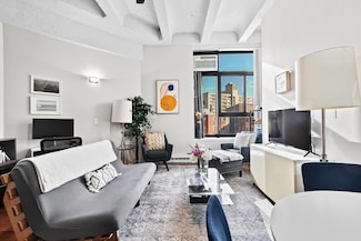 12 Stoneholm St Unit 424, Boston, MA 02115