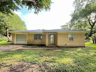 409 La Bradford Dr, Bay City, TX 77414