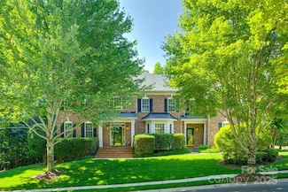 5008 Woodview Ln, Matthews, NC 28104