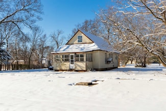 135 N Main St, Latham, KS 67072