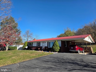 951 Johnsons Mill Rd, Berkeley Springs, WV 25411