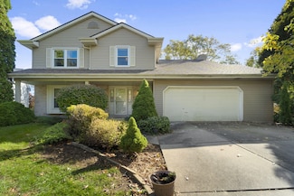 8110 S Verdev Dr, Oak Creek, WI 53154