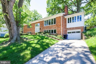 3920 N Woodstock St, Arlington, VA 22207