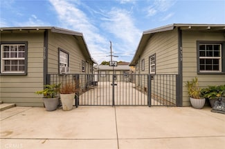 9515 Victoria Ave, South Gate, CA 90280
