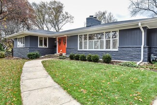1430 Marion Ct, Geneva, IL 60134