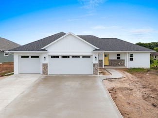 214 Abby Ln, Francis Creek, WI 54214