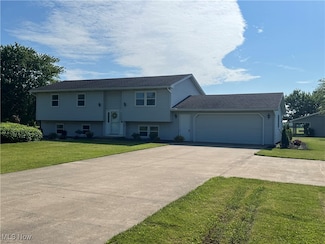 565 County Road 242, Fremont, OH 43420