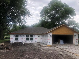 312 E Main St, Odessa, MO 64076