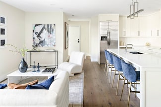 20 Kinmonth Rd Unit 301, Newton, MA 02468