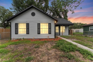 2313 Palm Ave, Seffner, FL 33584