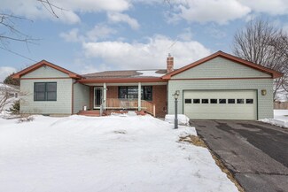 36 Brookside Rd, Portland, ME 04103