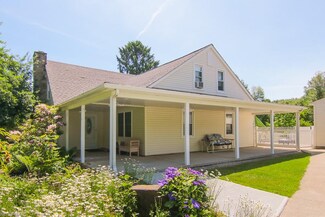 9022 Martin Rd, Willoughby, OH 44094