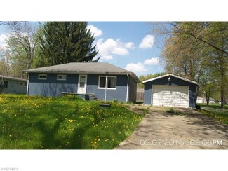 17580 Redwood Rd, Lake Milton, OH 44429
